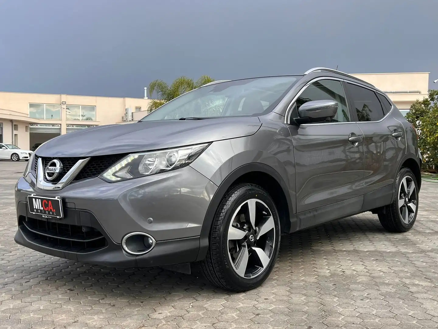 Nissan Qashqai 1.5 dci Tekna 360° 110cv E6 Gris - 1