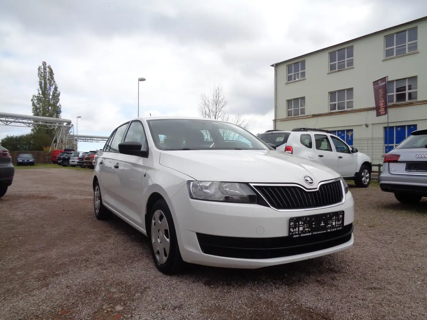 Skoda Rapid/Spaceback Active Blanc - 2