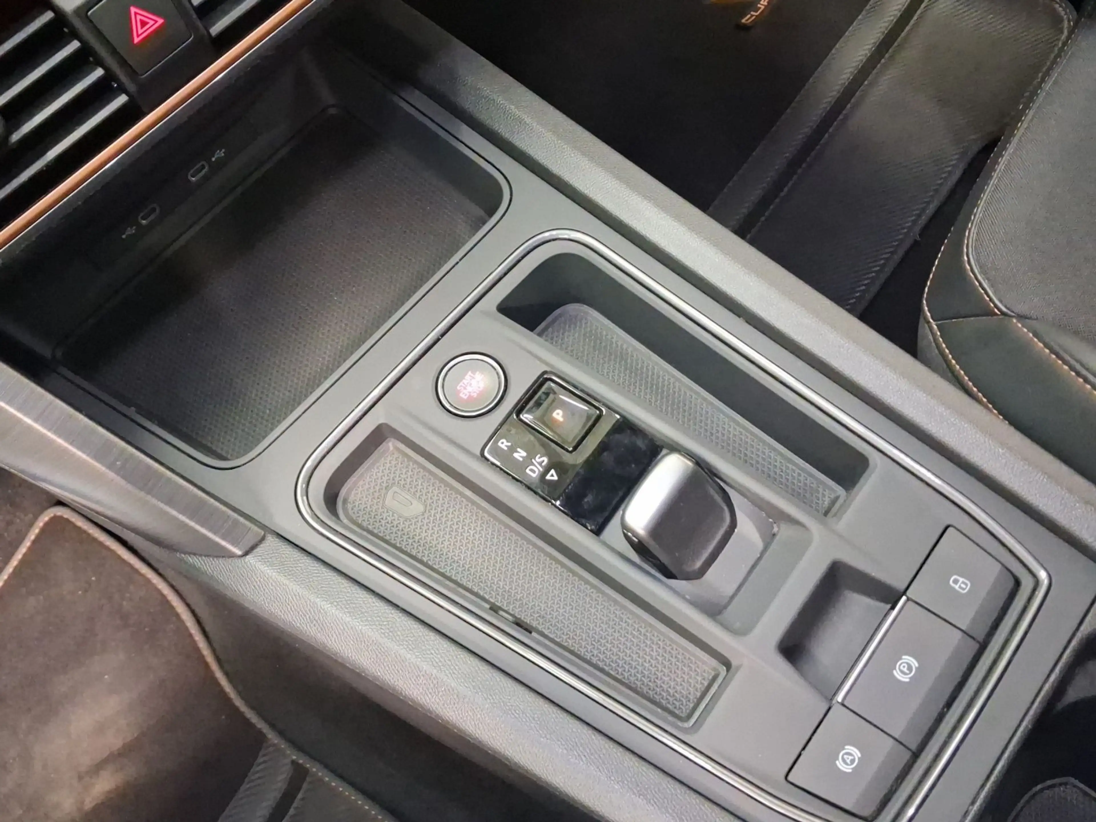 CUPRA Leon Sportstourer 2.0 TSI DSG FULL-LINK LM18 — photo 11
