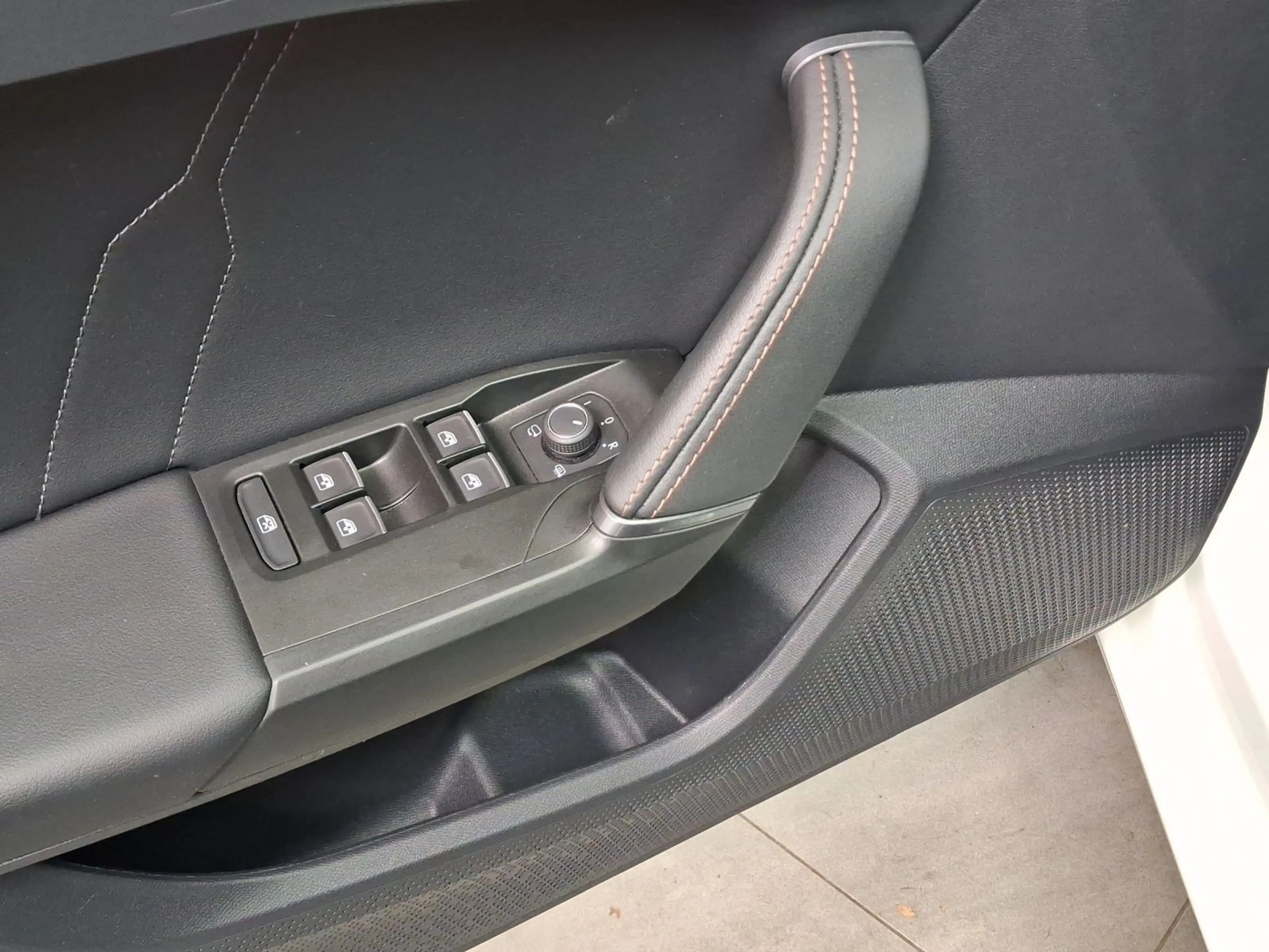CUPRA Leon Sportstourer 2.0 TSI DSG FULL-LINK LM18 — photo 8