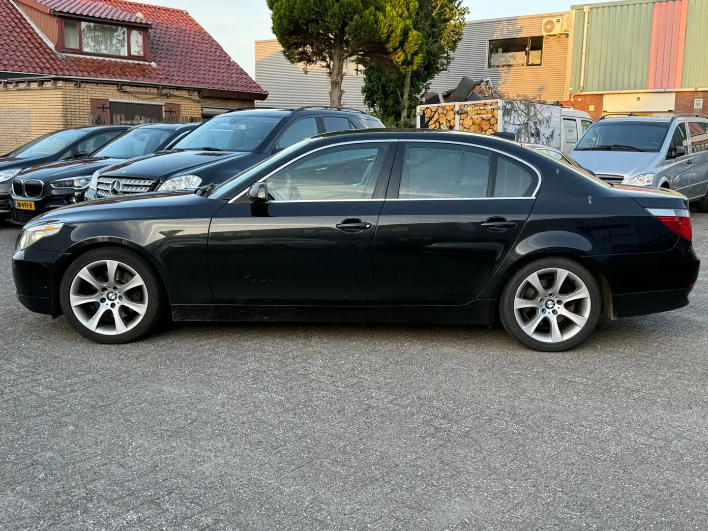 BMW 530 5-serie 530i High Executive LEER/NAVI/CLIMA/TREKHA Negro - 2