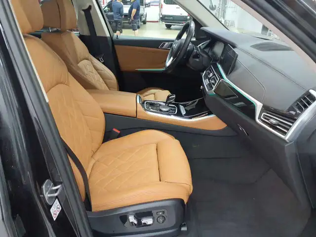BMW X5 view 7