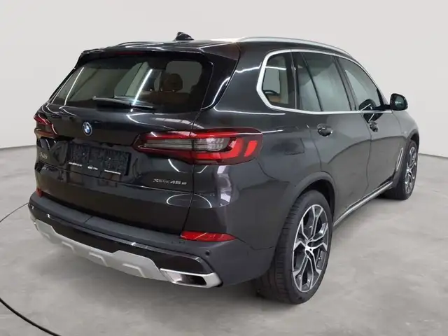 BMW X5 view 4