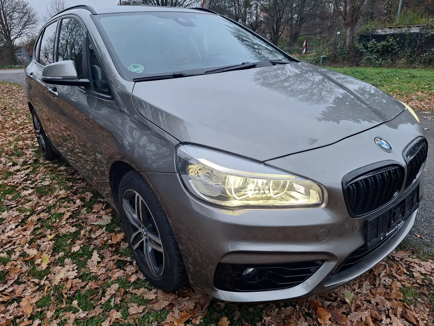 BMW 218 218  d Sport Line autom. ConnectedDrive Services Argent - 2