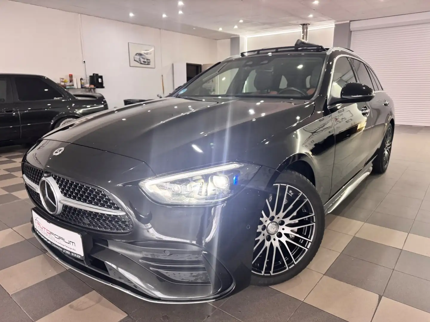 Mercedes-Benz C 300 T d Amg Line*Vollaustattung* Zwart - 1