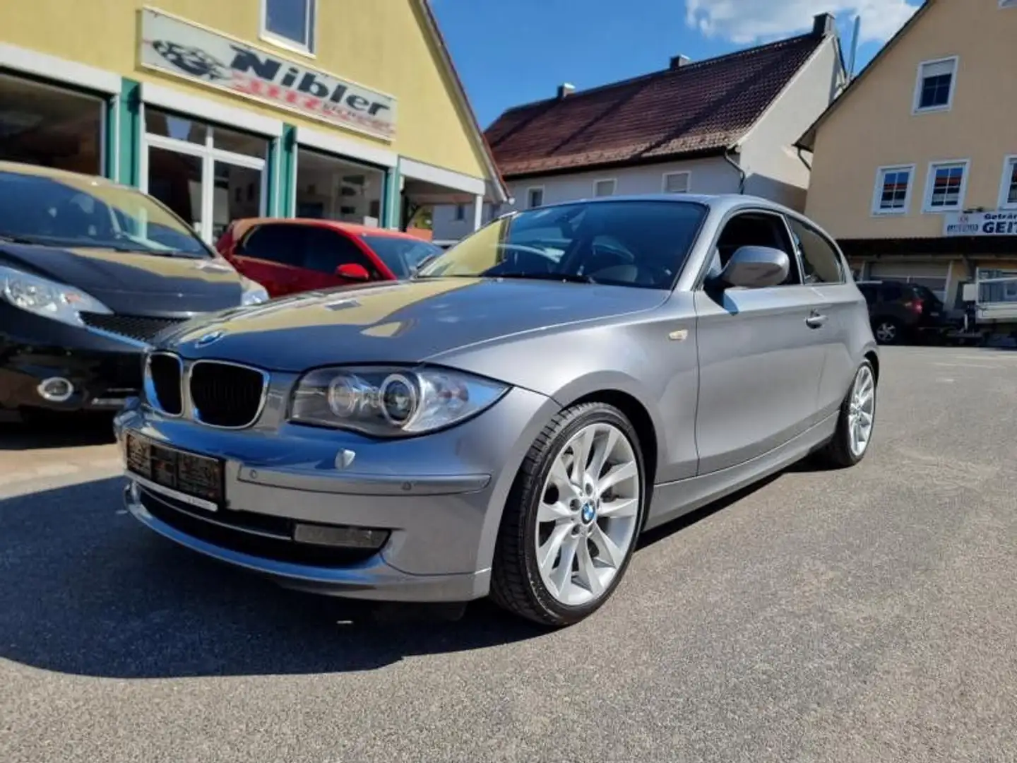 BMW 120 d Edition Sport XENON+AHK+PDC+SITZHZ Gris - 1