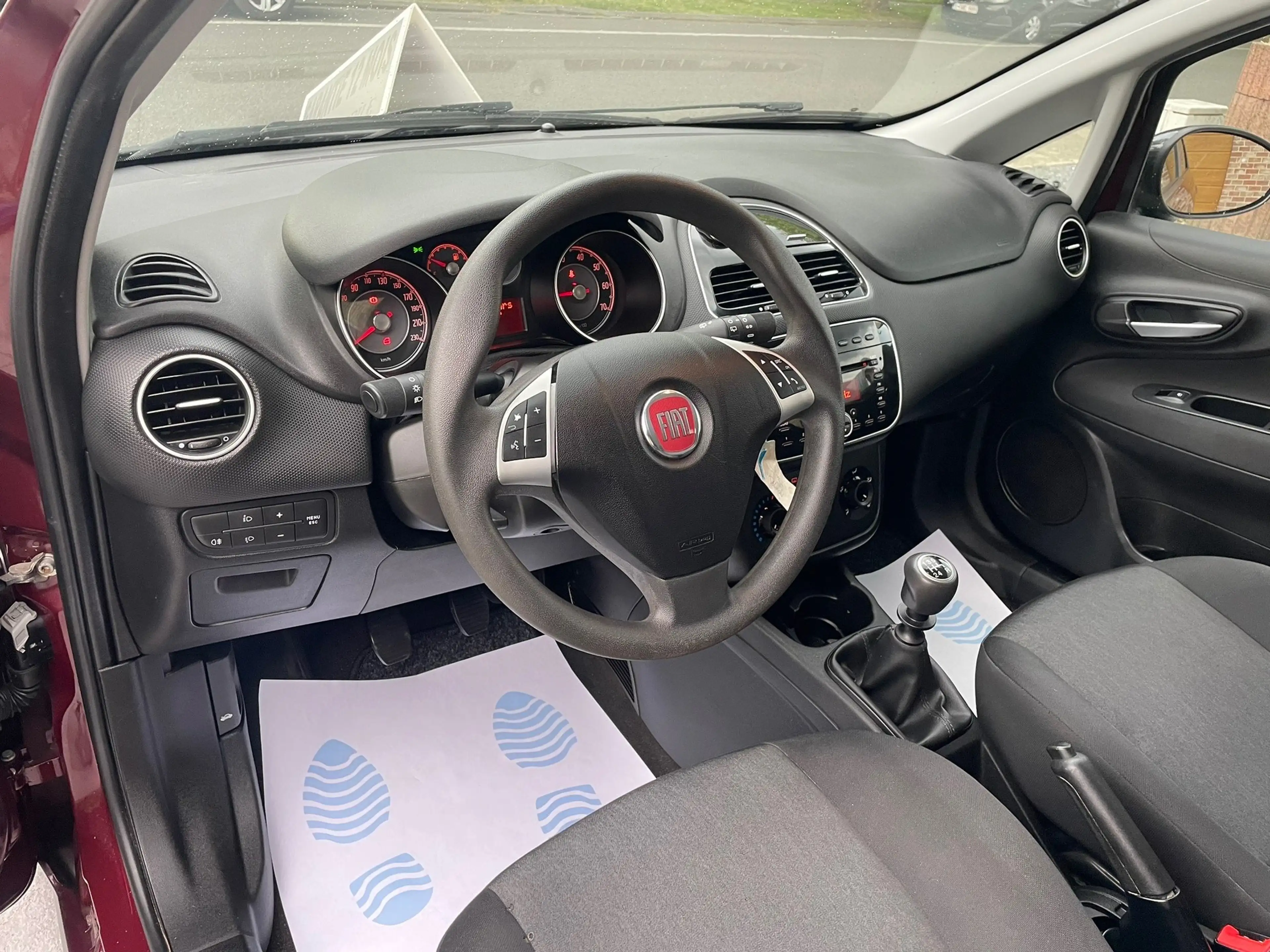 Fiat Punto 🏴1.2i Street⚠️GARANTIE 12 MOIS⚠️ — photo 6