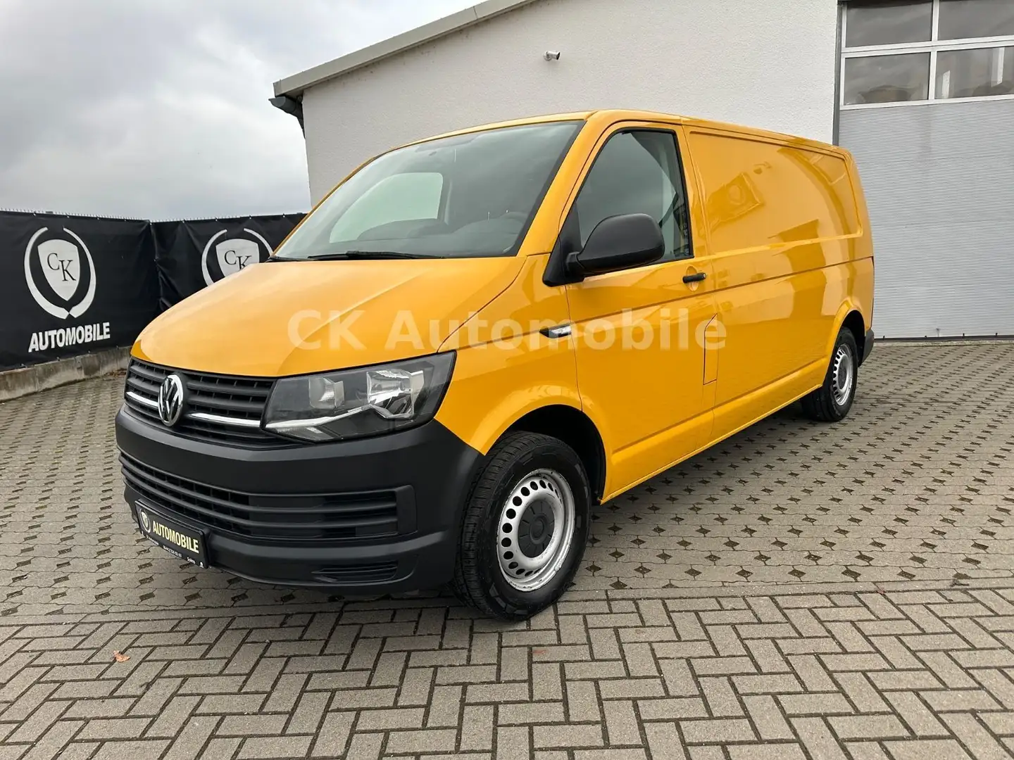 Volkswagen T6 Transporter Kasten lang 2.0TDI/Klima/AHK 2.5T Gelb - 1