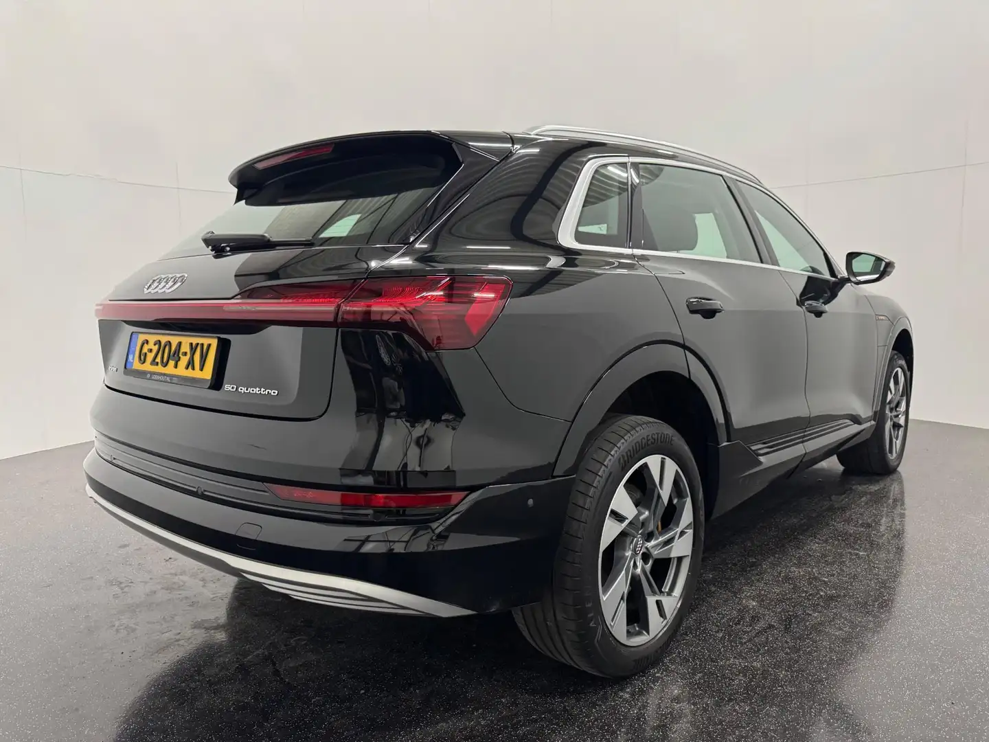 Audi e-tron 50 quattro Launch edition plus 71 kWh / Pano / Led Zwart - 2
