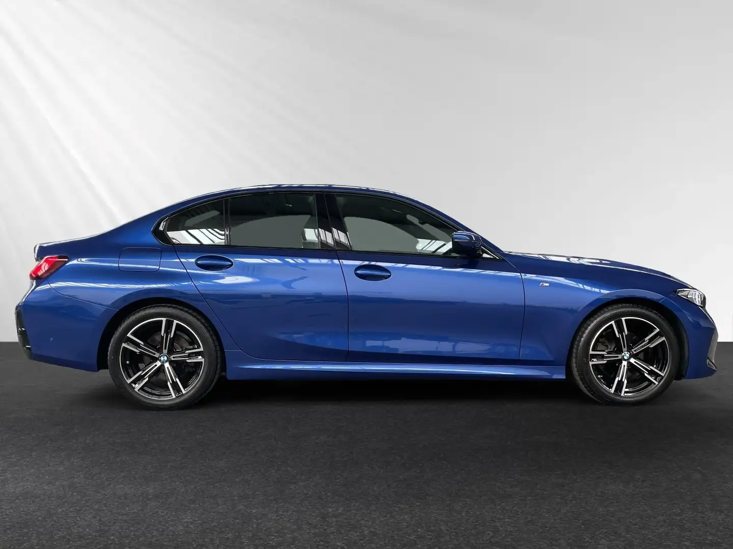 BMW 320 d xDrive M Sportpaket|Glasdach|LCProf.|HiFi Blau - 2