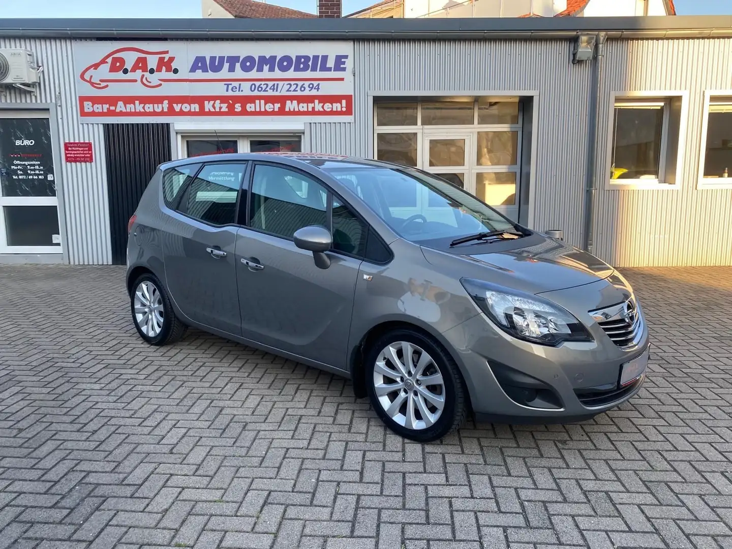 Opel Meriva B Innovation 2.Hand+71TKM+PDC+SHZ+Klima Braun - 1