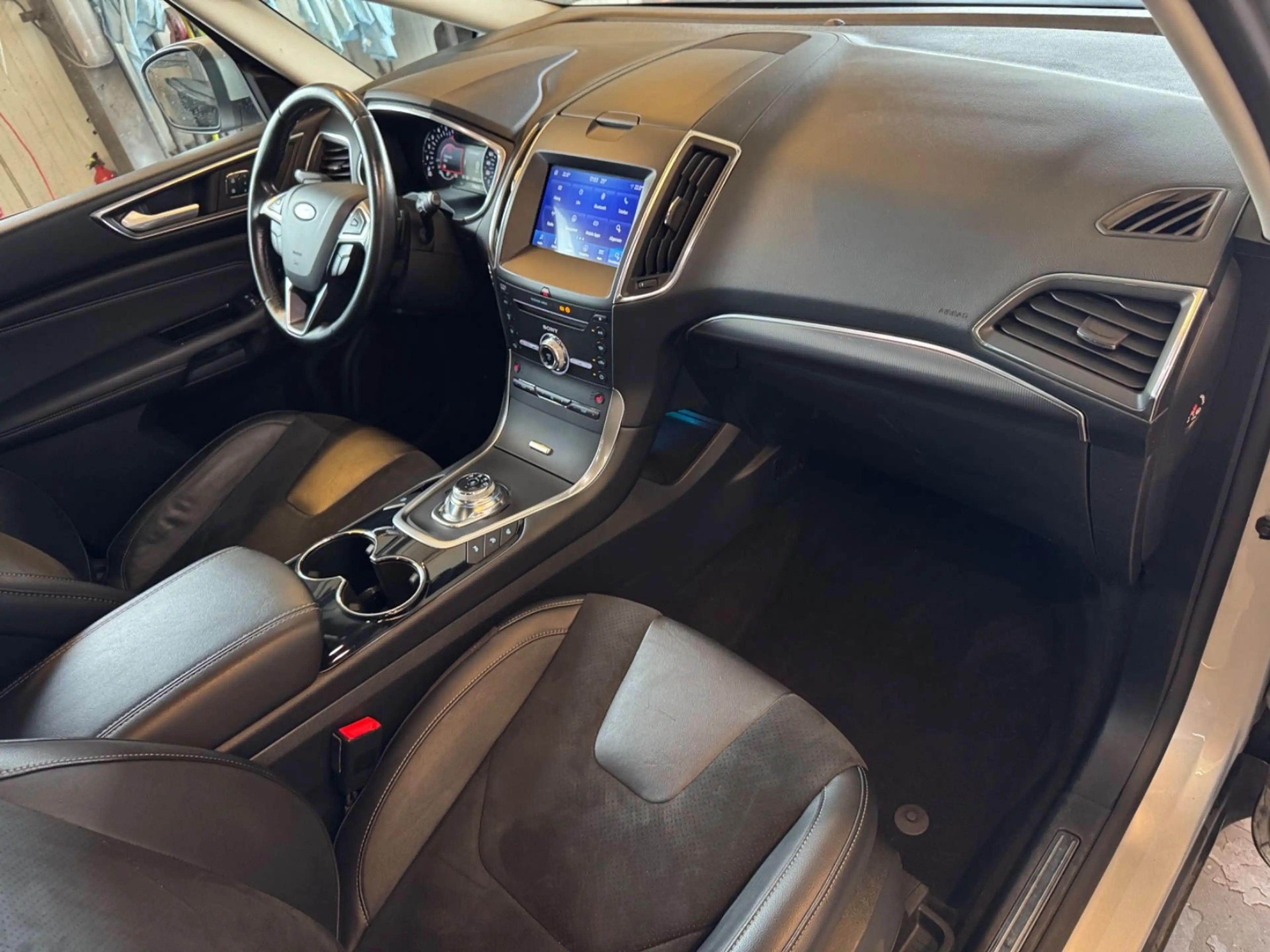 Ford S-Max Titanium *Autom.*Navi*AHK*CarPlay*8-Sitzer — photo 11
