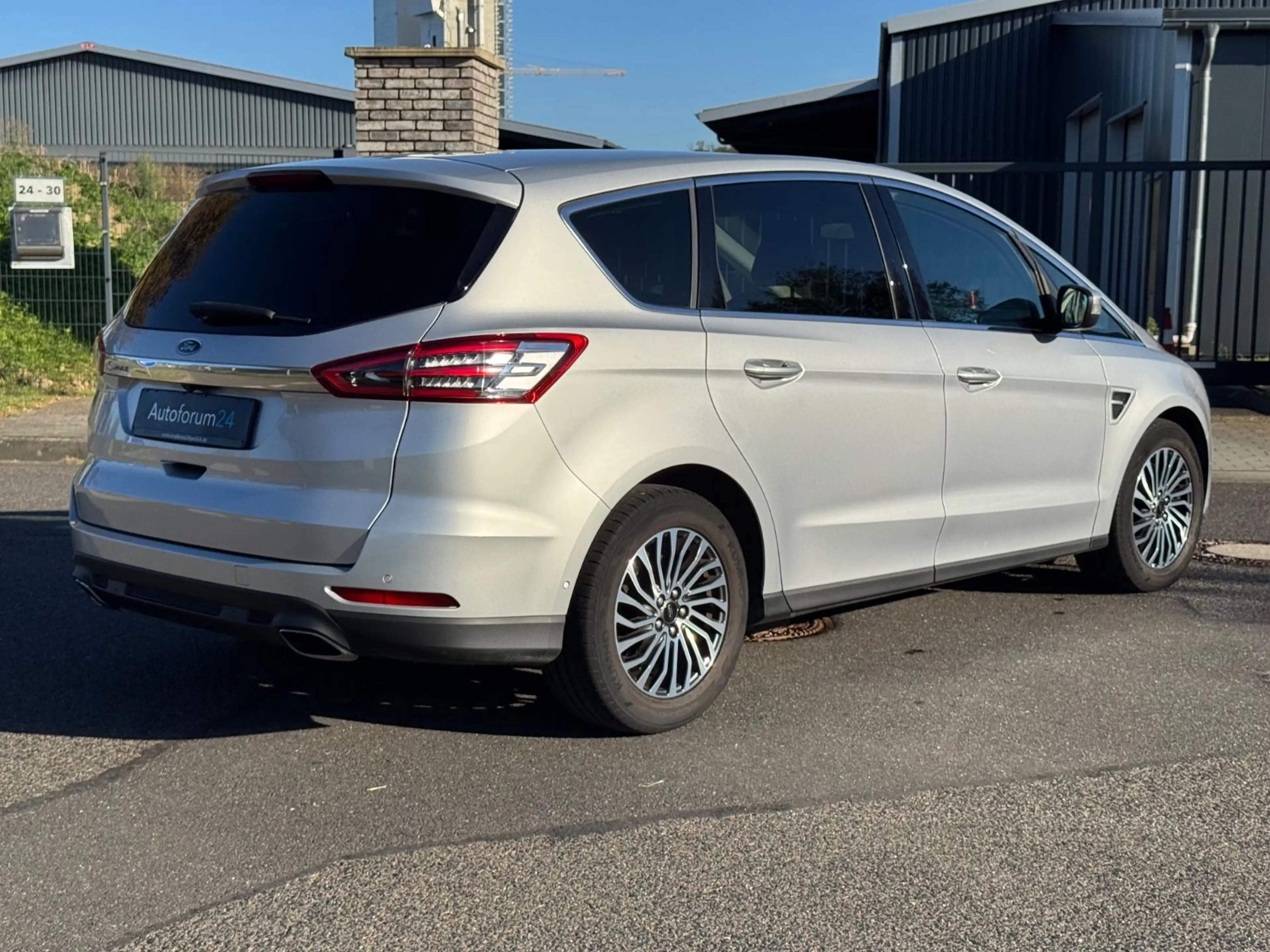 Ford S-Max Titanium *Autom.*Navi*AHK*CarPlay*8-Sitzer — photo 5