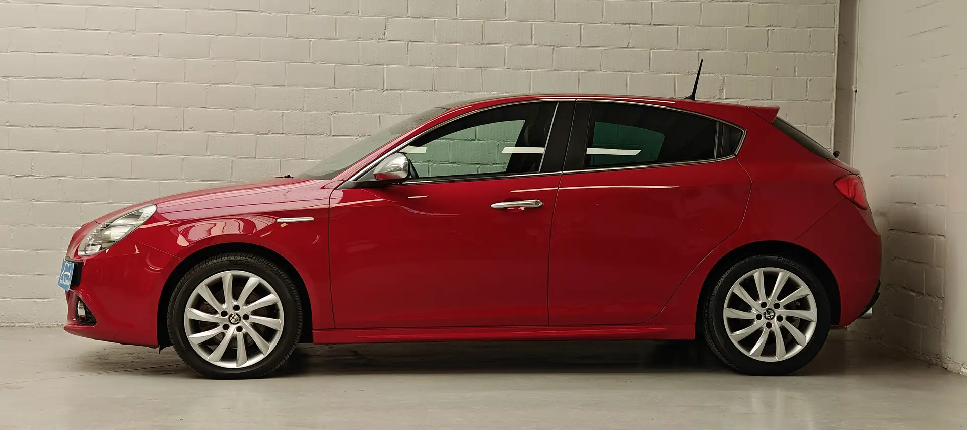 Alfa Romeo Giulietta 2.0 JTDm Exclusive TCT - 175pk - Open&Panoramisch dak - Leder - PDC achter - BTW Wagen Rojo - 2