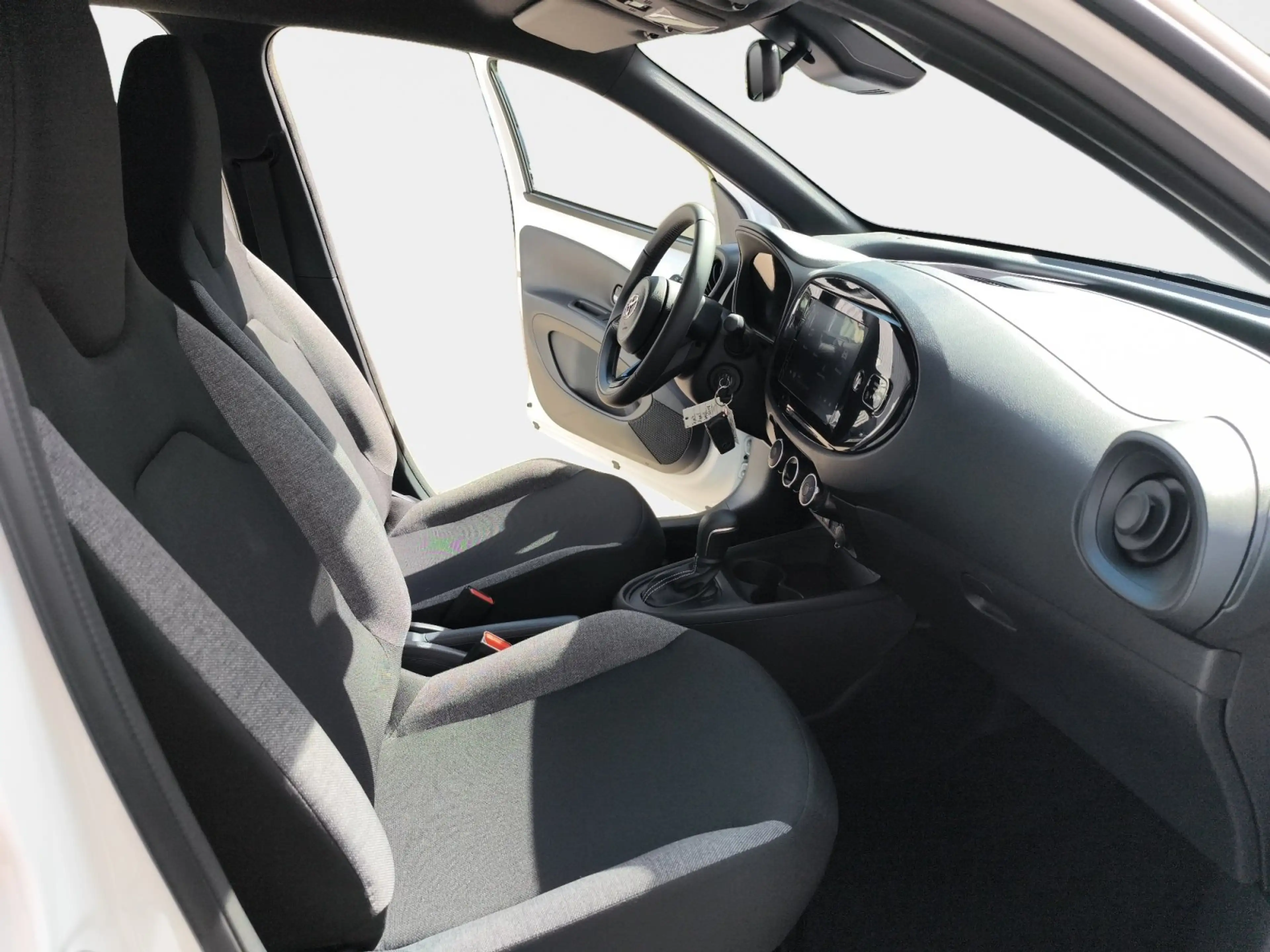 Toyota Aygo X 1.0 VVT-i Business Edition (EURO 6e) ACC — photo 12