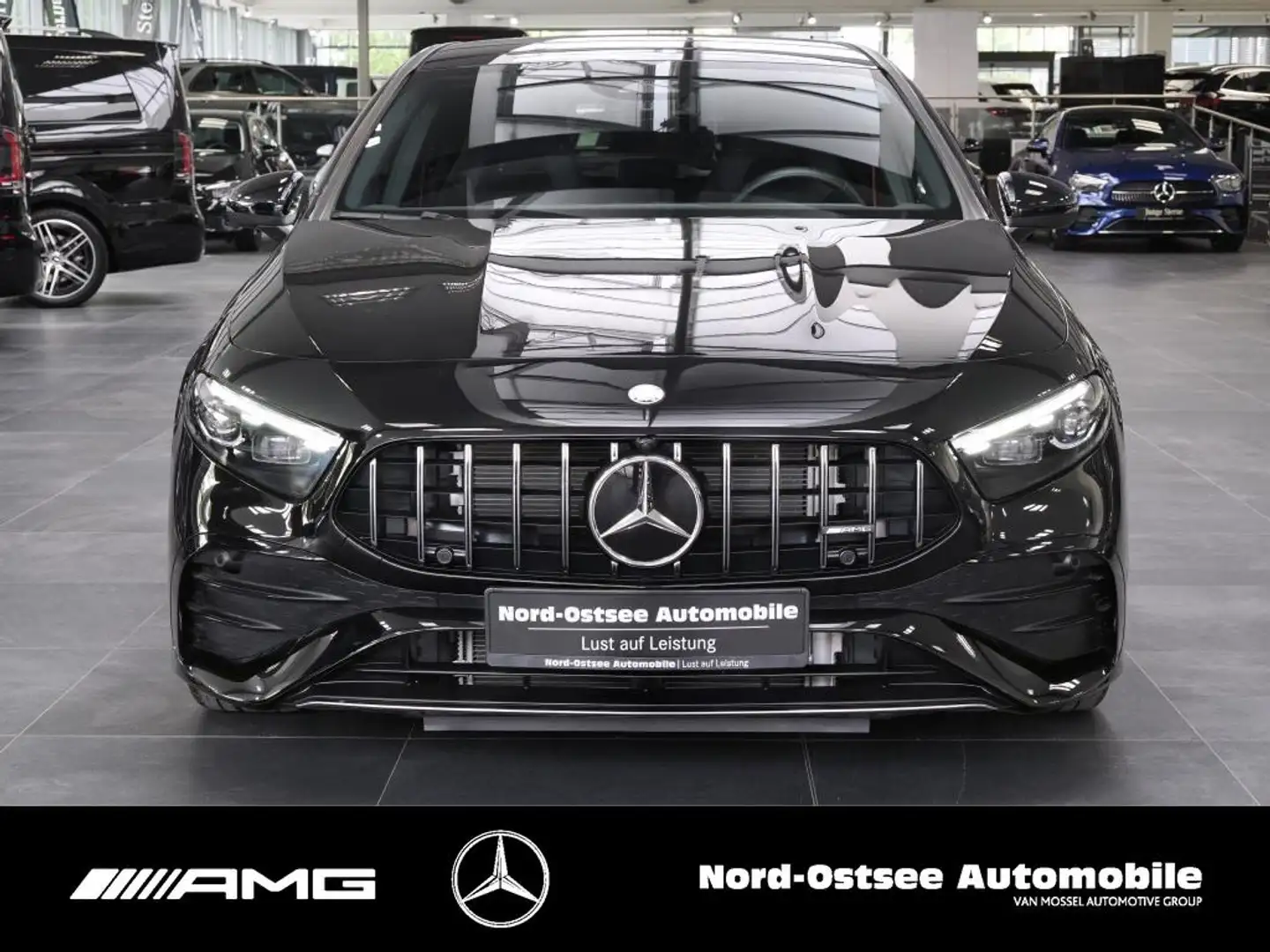 Mercedes-Benz A 35 AMG 4M PREM DISTRO KEYLESS 19'' MULTIBEAM Zwart - 2