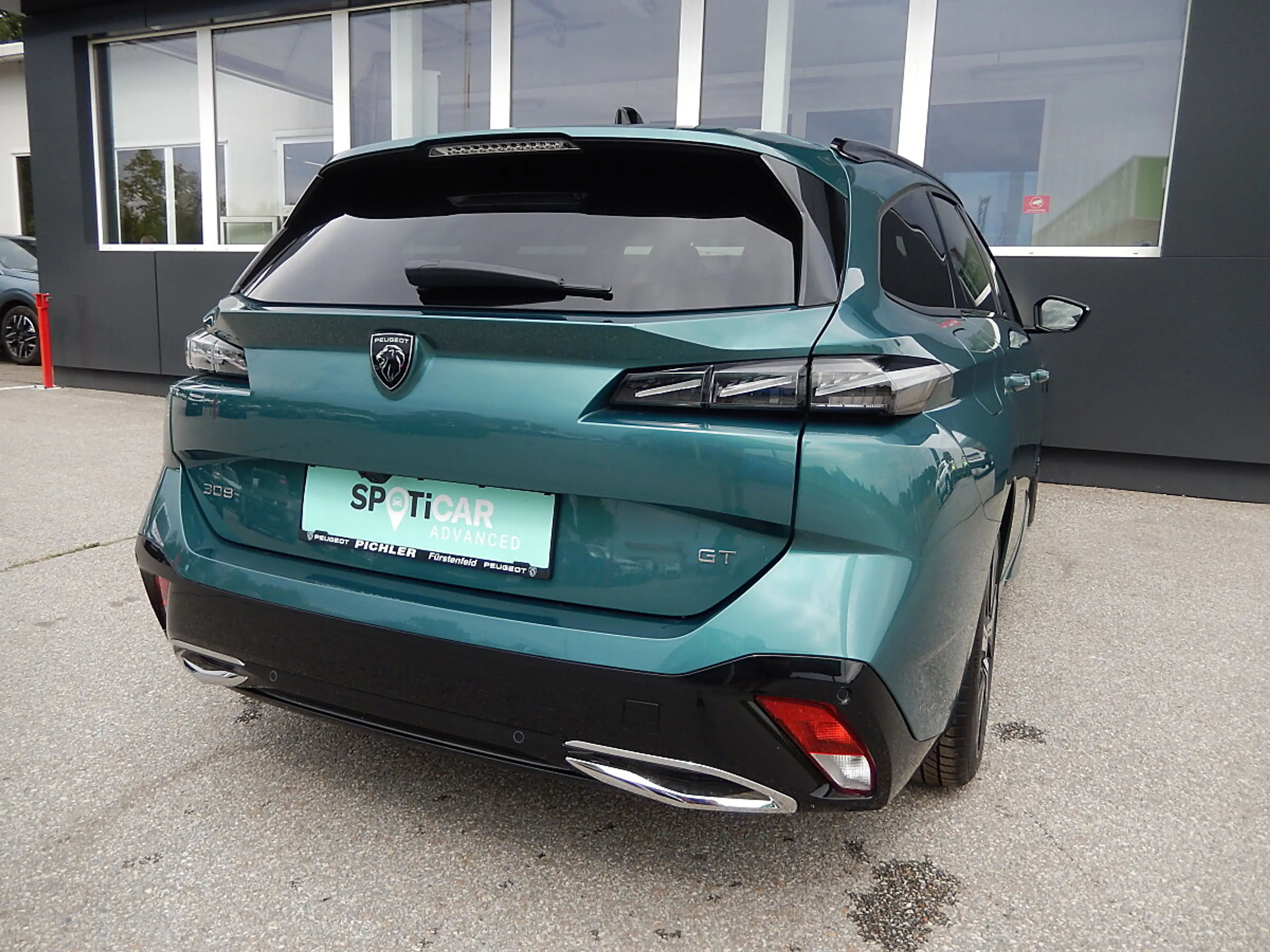 Peugeot 308 SW Hybrid 145 e-DSC6 GT — photo 8