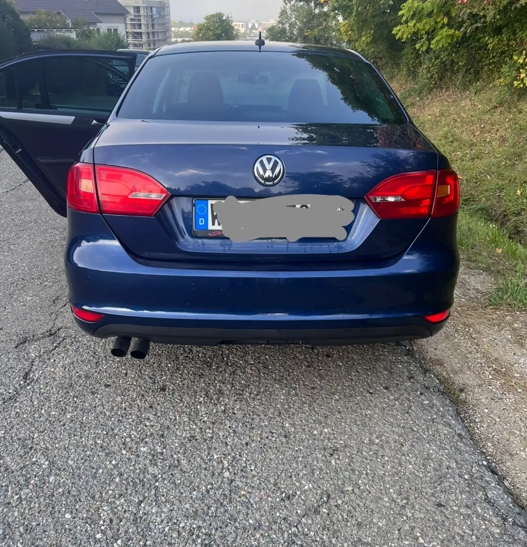Volkswagen Jetta Life Blau - 2
