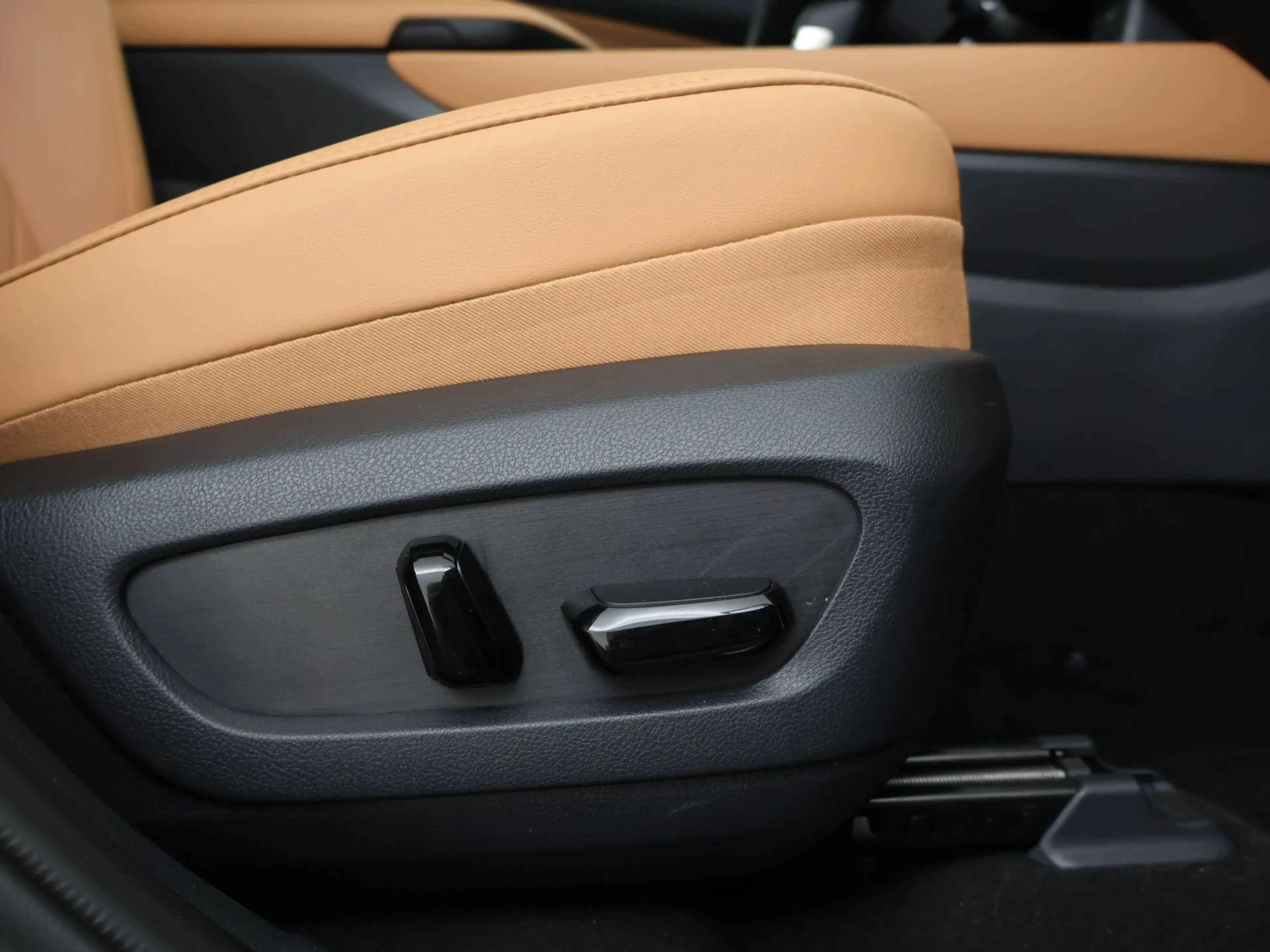 Lexus NX 450h+ AWD President Line | Mark Levinson | Panoramadak | — photo 11