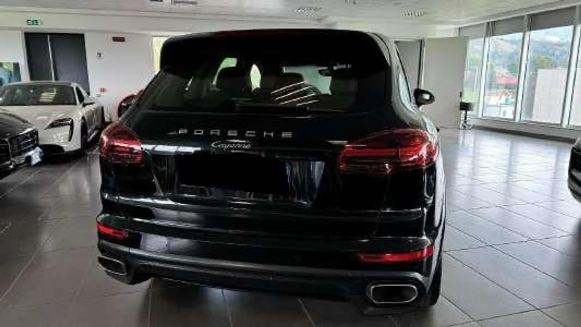 Porsche Cayenne 3.0 Diesel 250 CV Platinum Edition Nero - 2