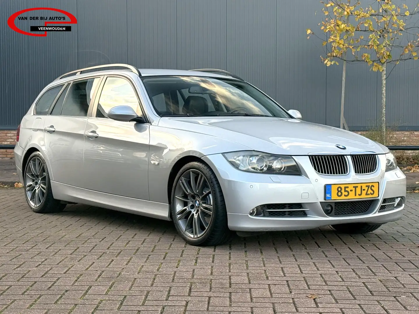 BMW 335 3-serie Touring 335i High Executive / NL-auto / OH Grijs - 1