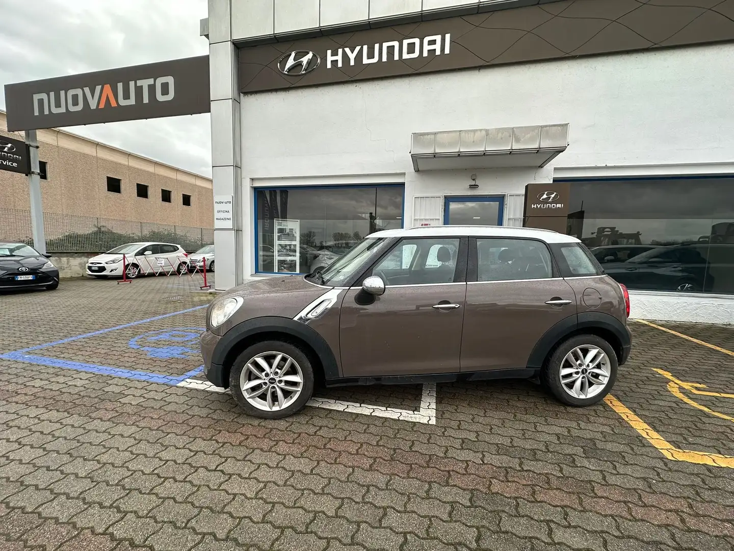 MINI Cooper D Countryman Countryman 1.6 Cooper D smeđa - 2