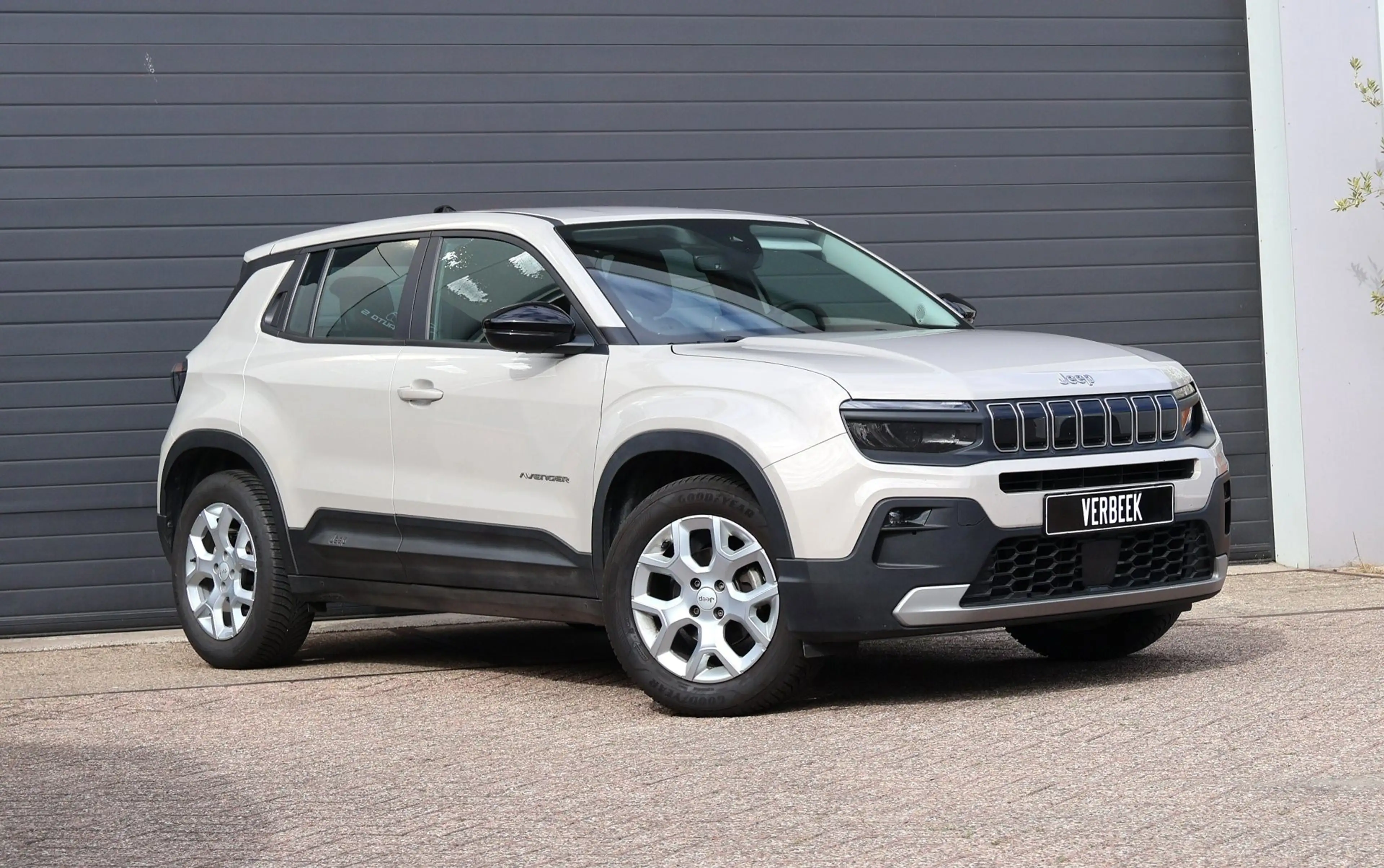 Jeep Avenger 1.2 Longitude Led/Navi/Camera/Cruise/JBL/Carplay — photo 3