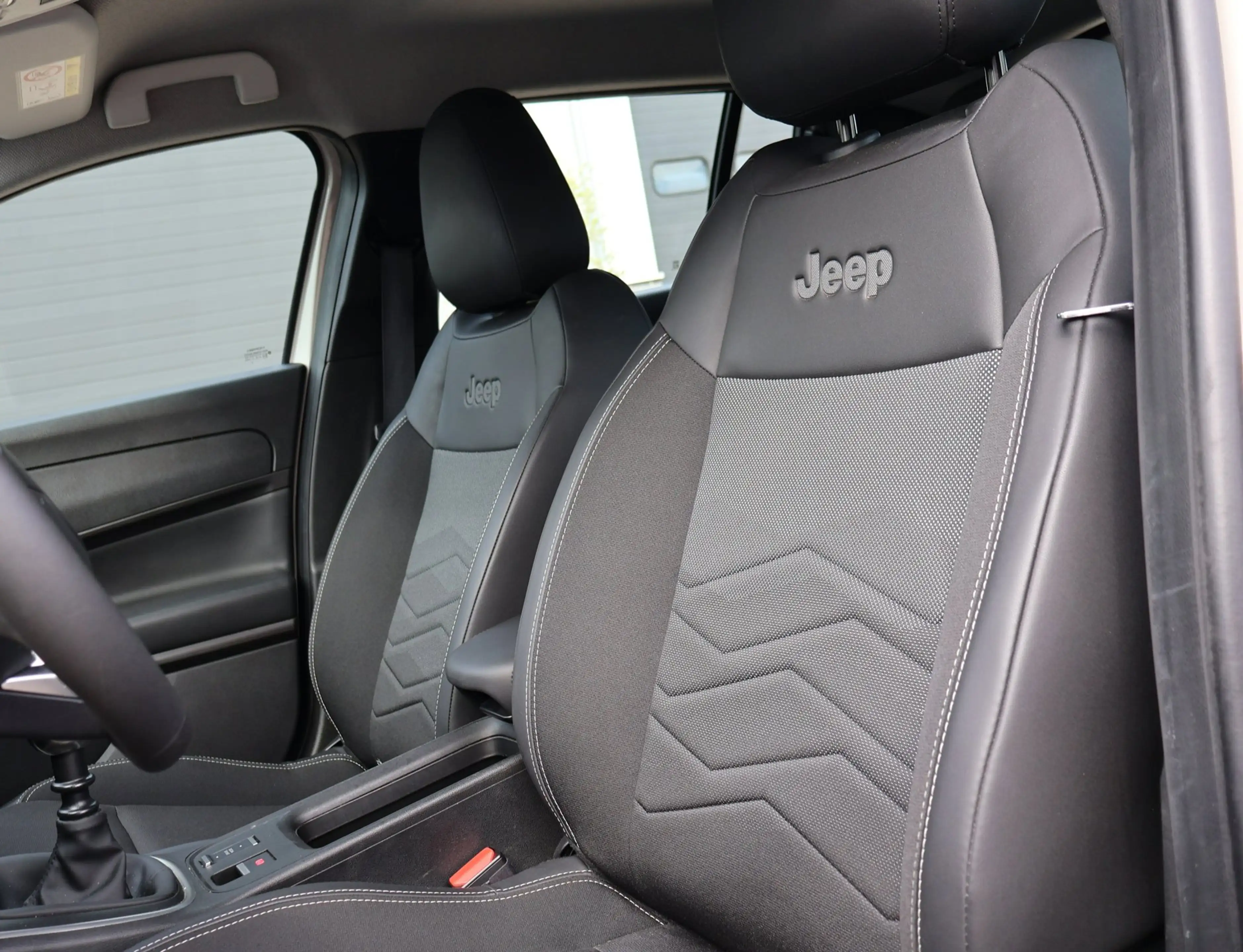 Jeep Avenger 1.2 Longitude Led/Navi/Camera/Cruise/JBL/Carplay — photo 10