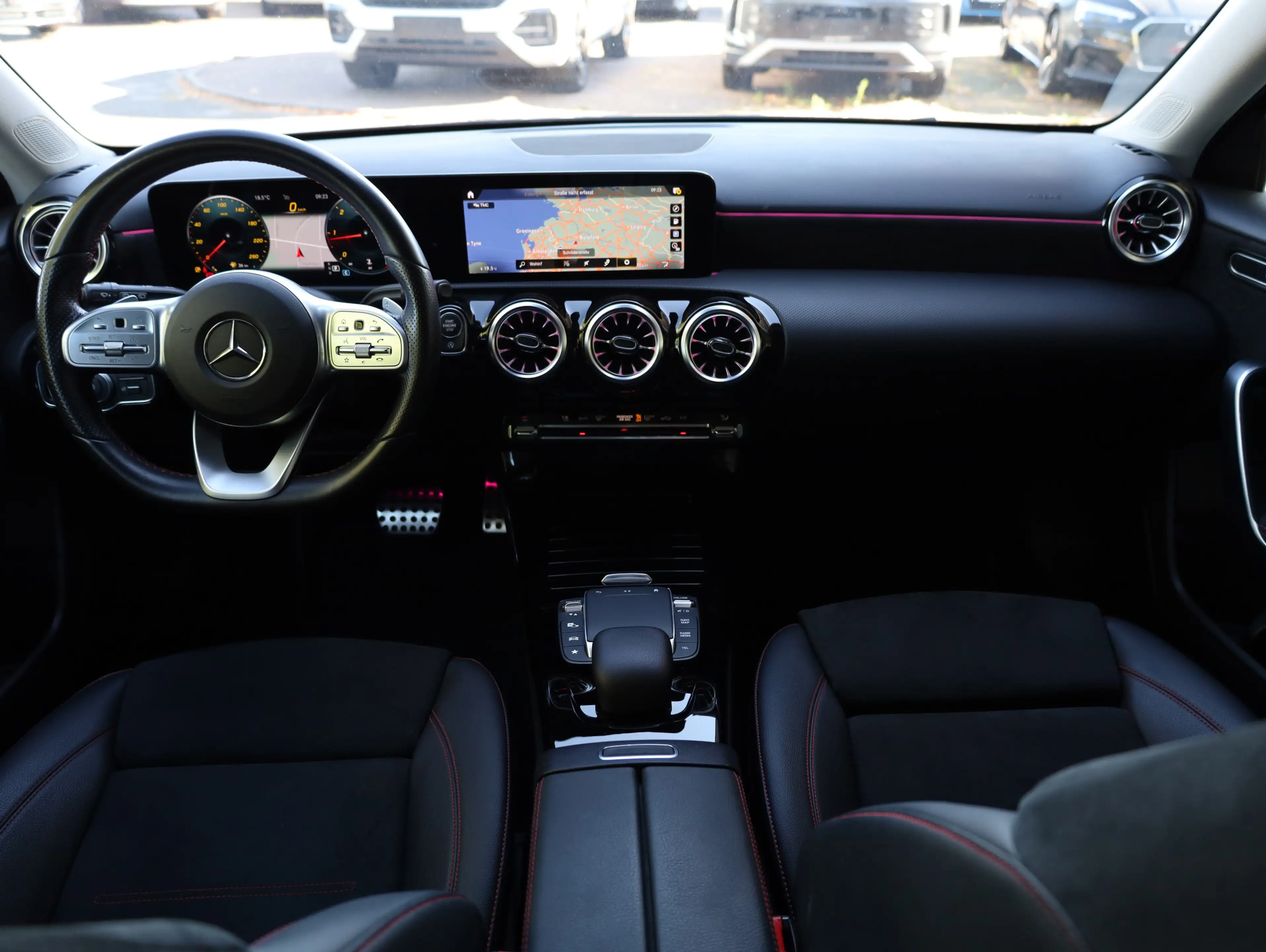 Mercedes-Benz A 200 A 200d AMG Line*Kamera*Ambiente*NightPaket — photo 15