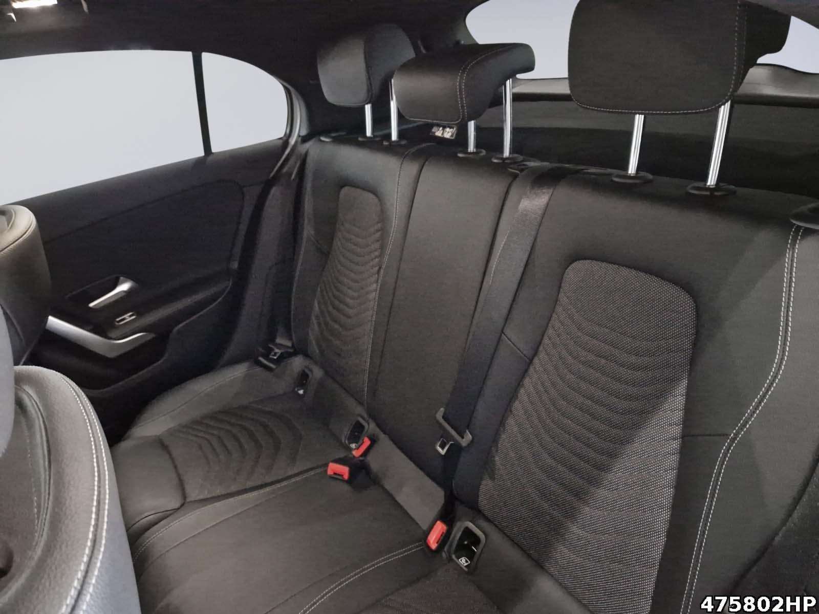 Mercedes-Benz A 220