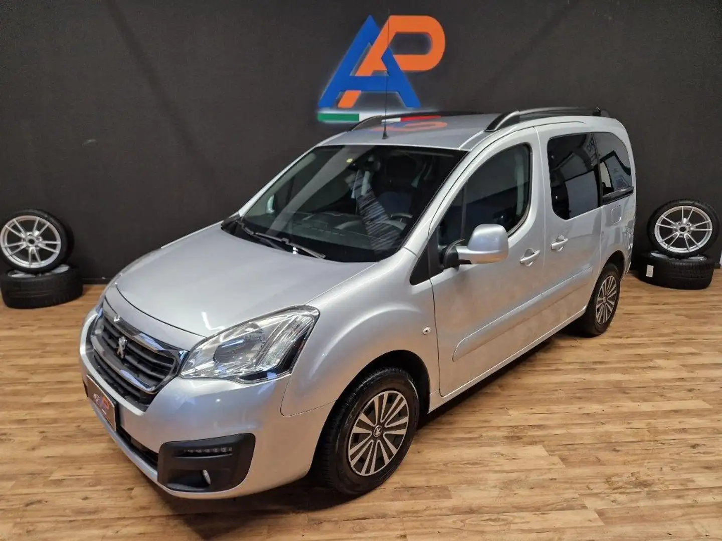 Peugeot Partner Tepee BlueHDi 100 ETG6 S&S Active Grigio - 2