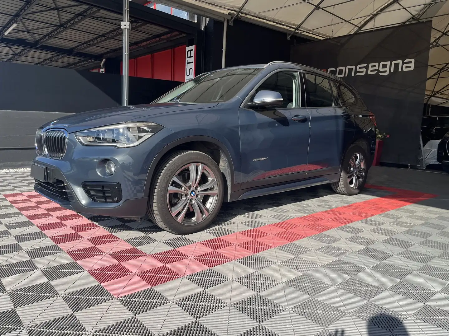 BMW X1 X1 xDrive20d Sport Grau - 1