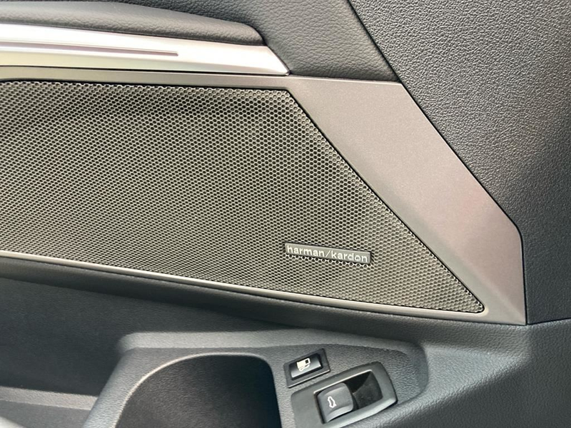 BMW 330 M Sport — photo 10