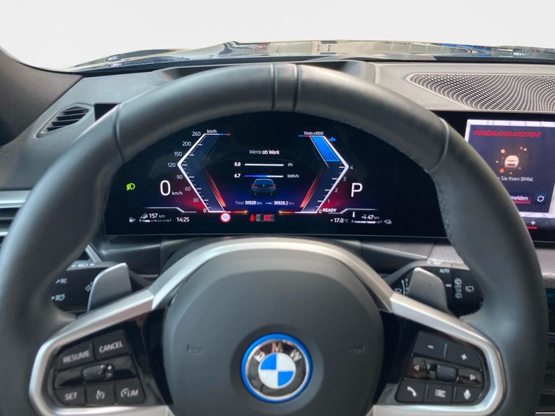 BMW 330 M Sport — photo 14