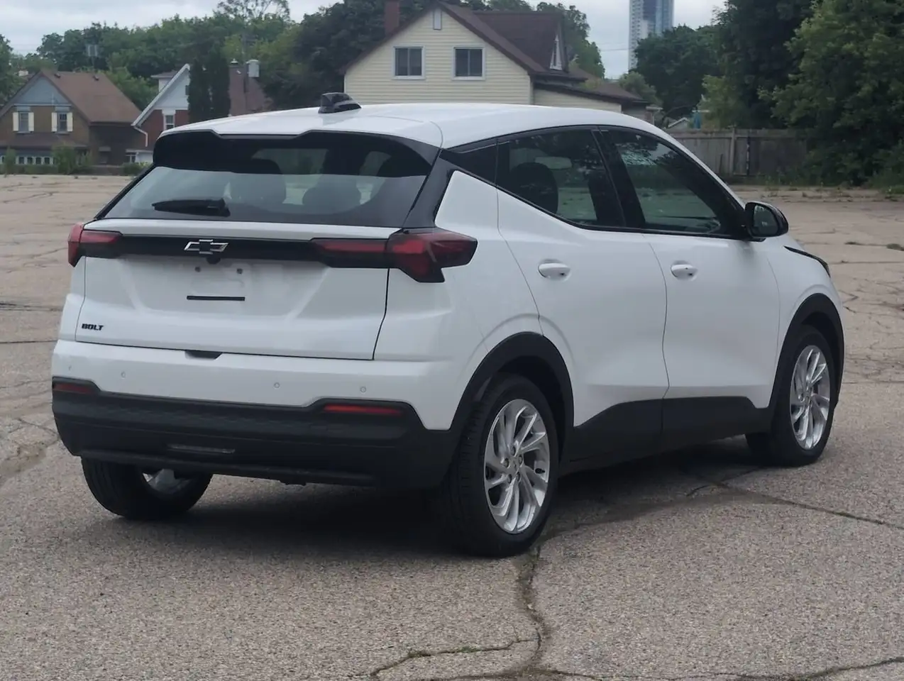 Chevrolet Bolt photo Chevrolet Bolt