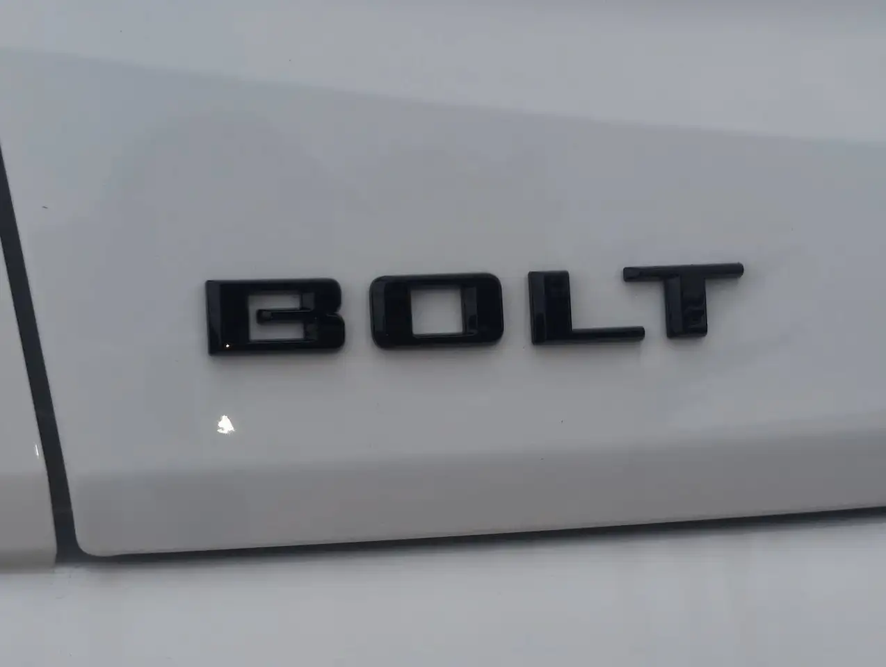 Chevrolet Bolt photo Chevrolet Bolt