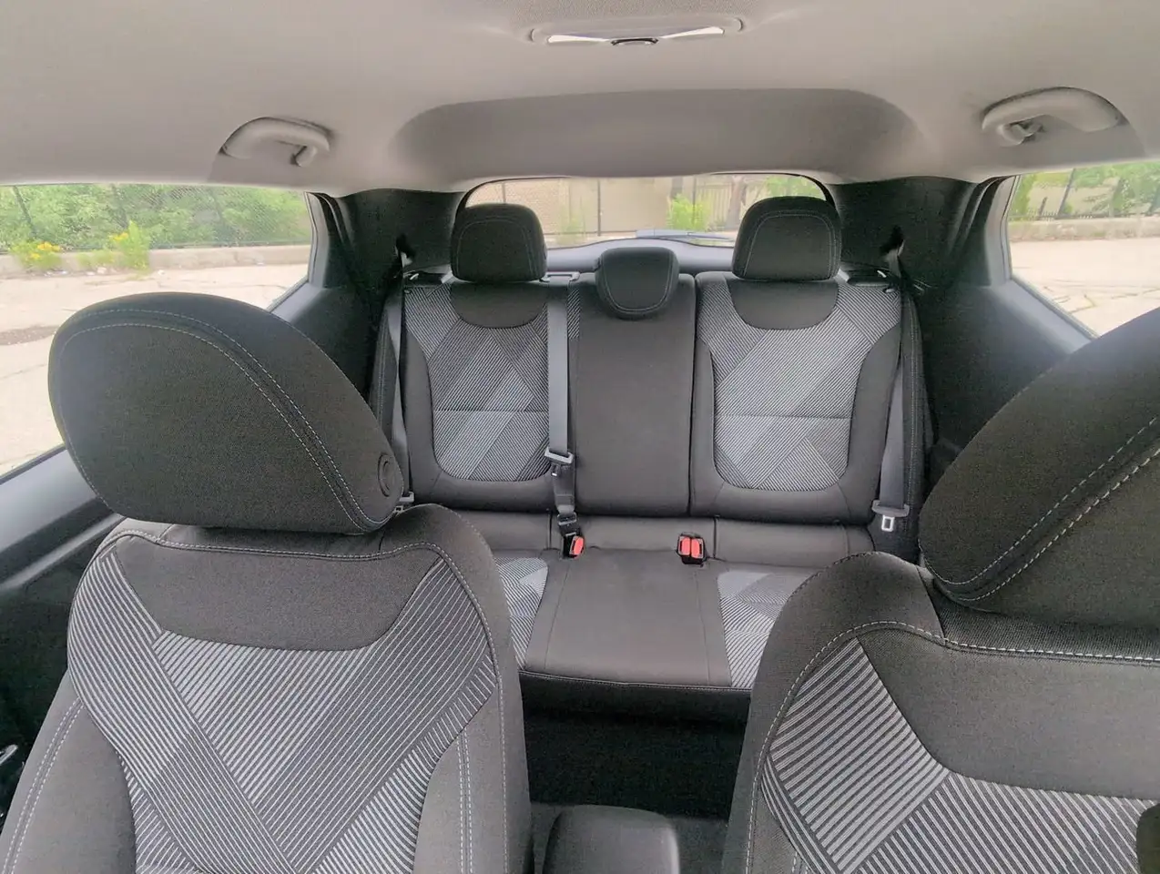 Chevrolet Bolt photo Chevrolet Bolt