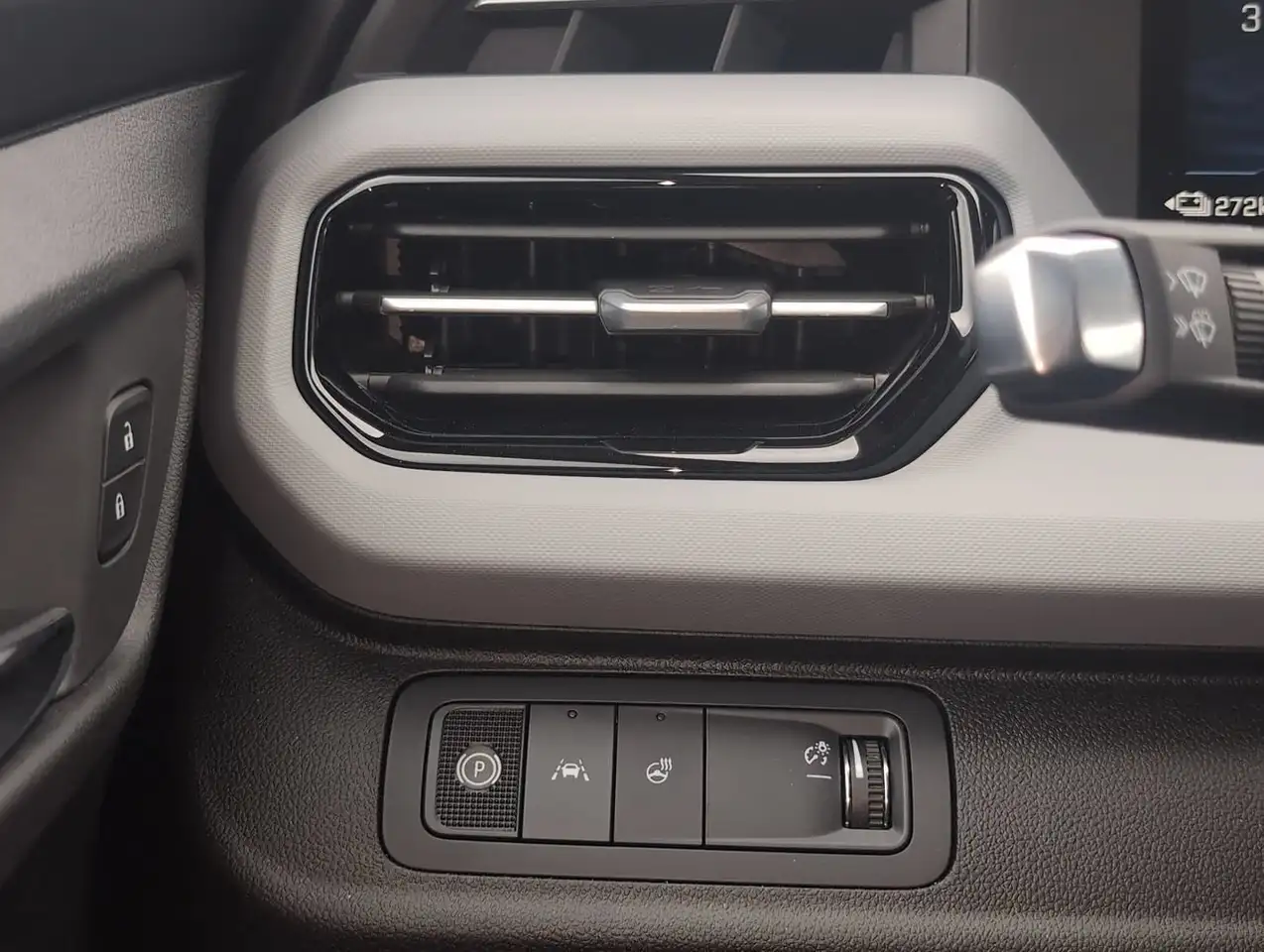 Chevrolet Bolt photo Chevrolet Bolt