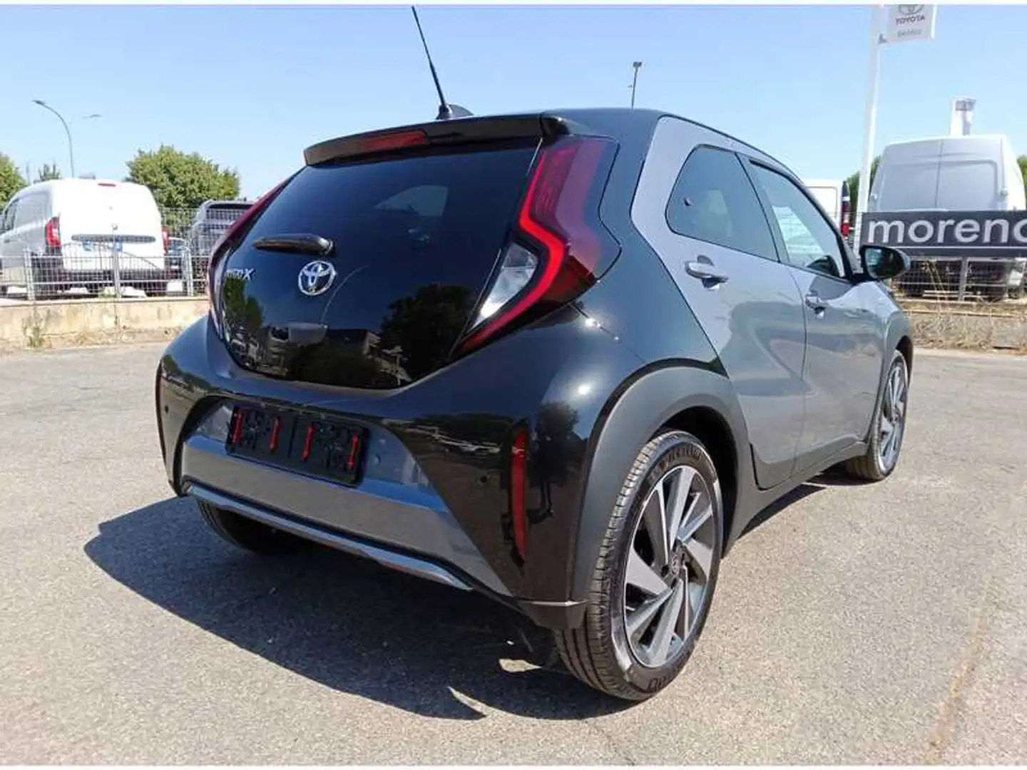 Toyota Aygo X 1.0 72 CV Lounge Grigio - 2