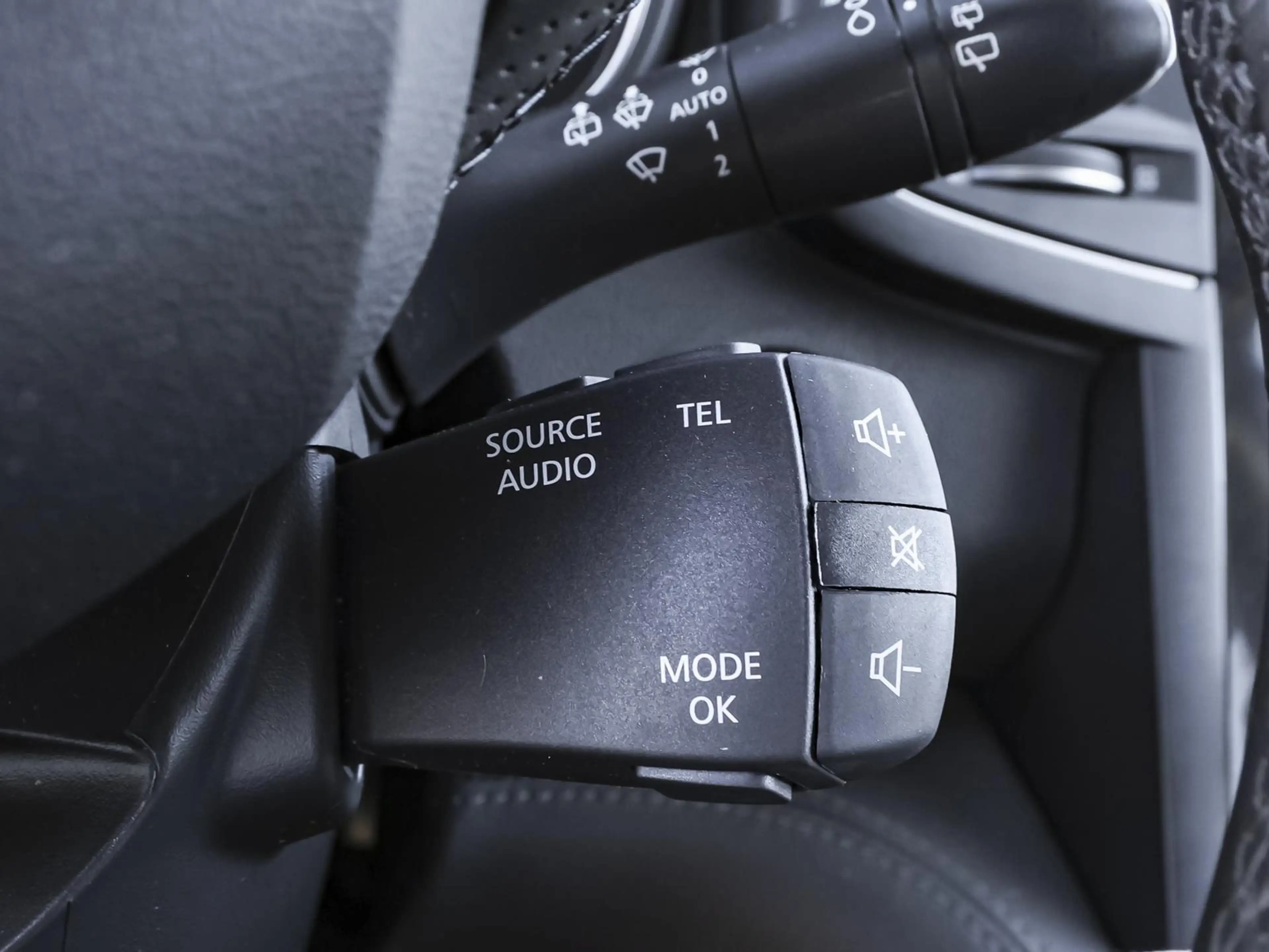 Renault Koleos INITIALE PARIS BLUE dCi 185 4WD Automatik — photo 14