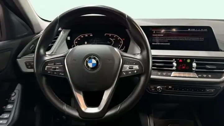 BMW Serie 1 2022, foto 13