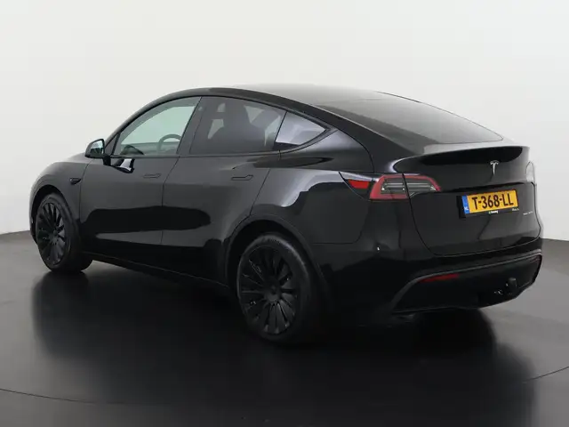 Tesla Model Y view 7