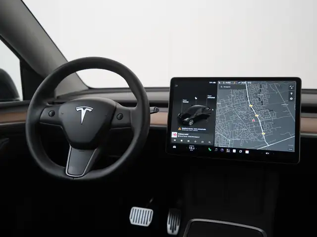 Tesla Model Y view 6