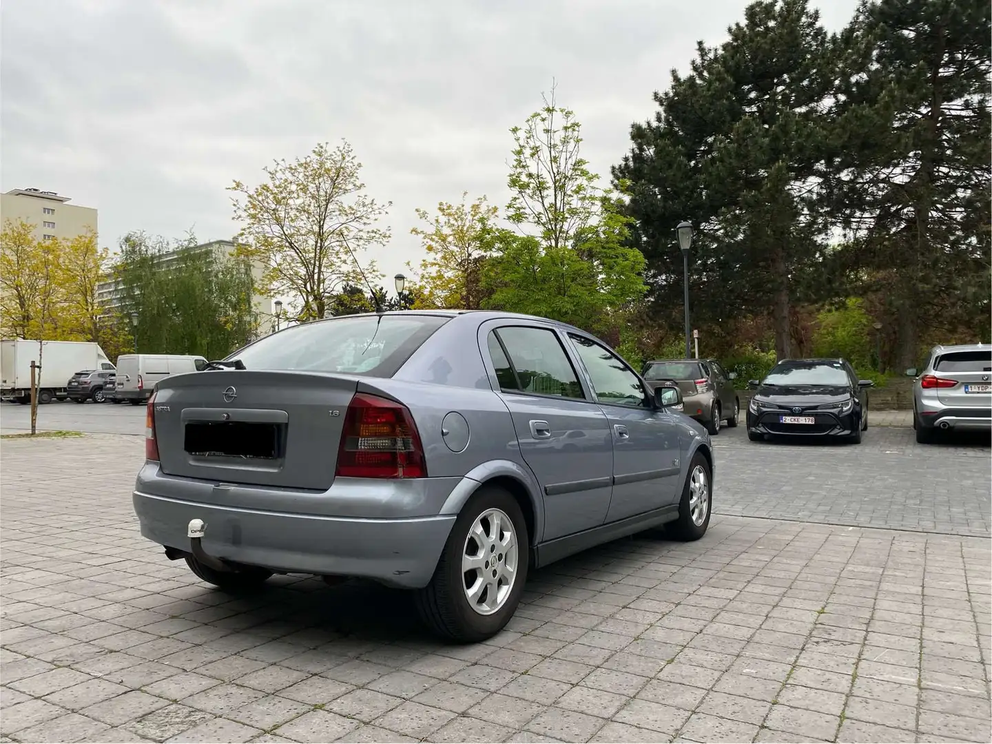 Opel Astra 1.6i 16V Comfort A Gris - 2
