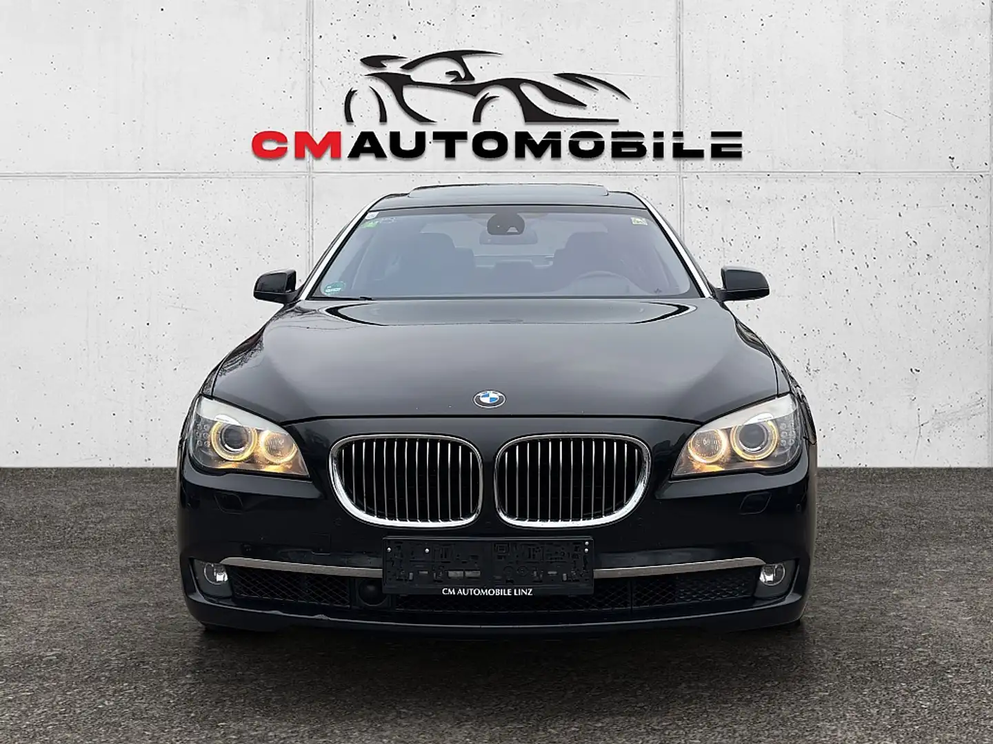 BMW 750 750Li Aut. Schwarz - 2