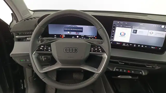 Audi Q3 view 14
