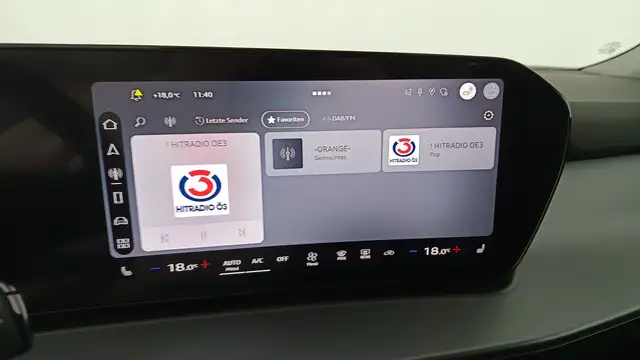 Audi Q3 view 8