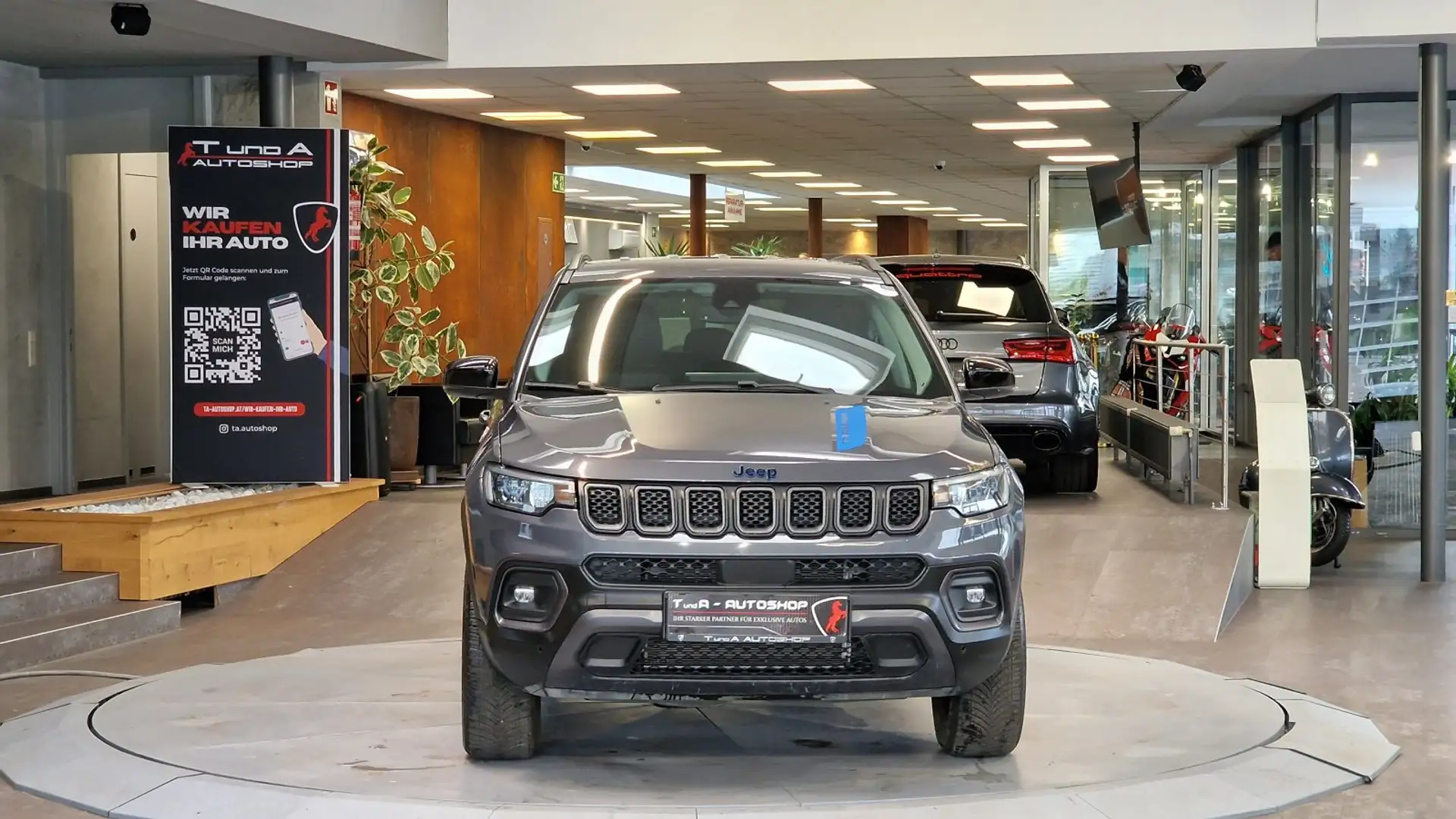 Jeep Compass S 1,3 Turbo Trailhawk Hybrid 240 PS AT ALLRAD Aut. Grau - 2