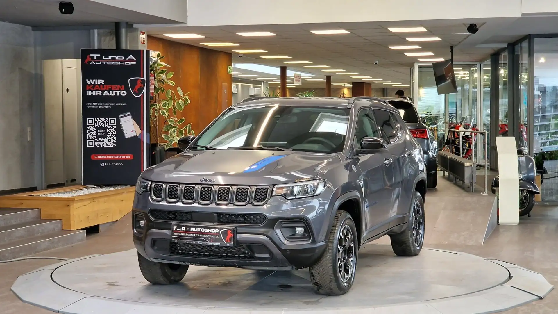 Jeep Compass S 1,3 Turbo Trailhawk Hybrid 240 PS AT ALLRAD Aut. Grau - 1