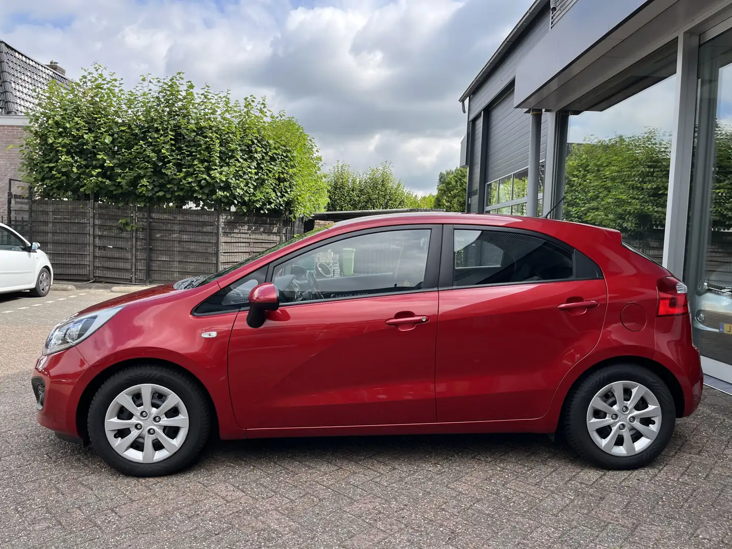 Kia Rio 1.2 CVVT BusinessLine Cruise Controle, Bluetooth, Rood - 2